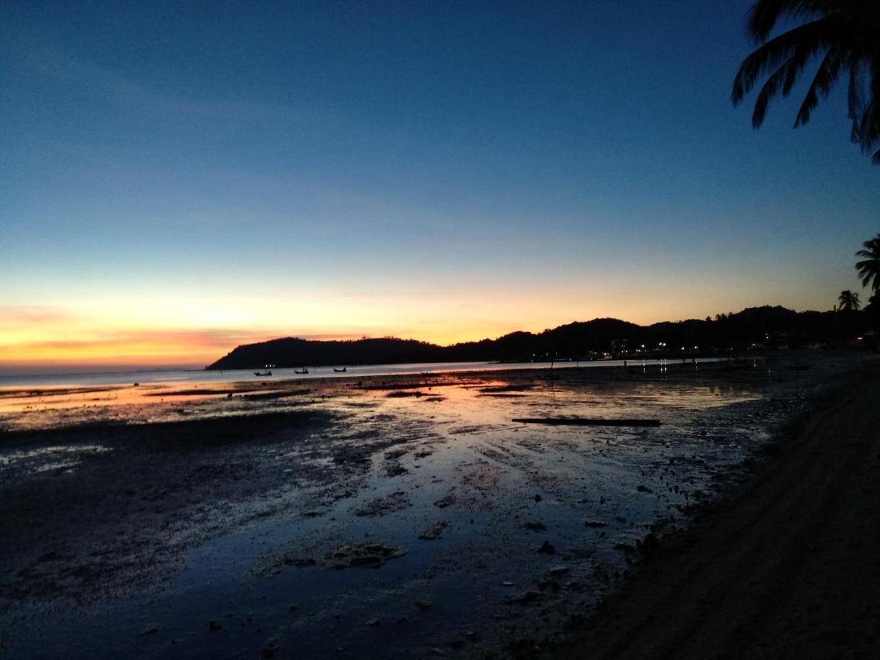 Вилла Right On The Beach House Taling Ngam  Экстерьер фото
